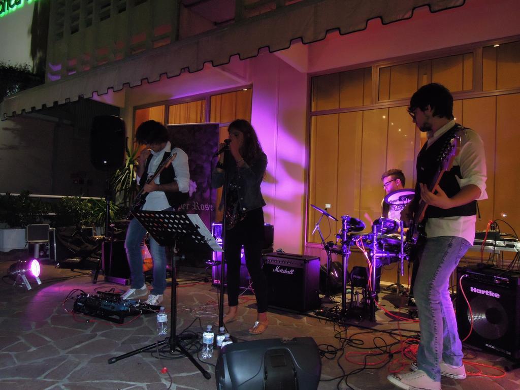 Hotel Conca Verde ลินญาโน ซับเบียโดโร ภายนอก รูปภาพ