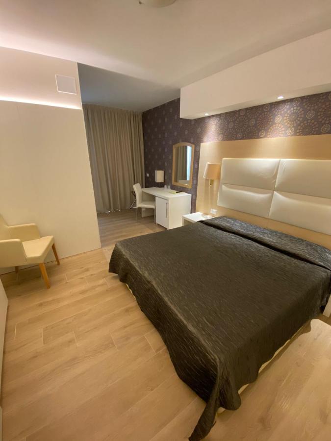 Hotel Conca Verde ลินญาโน ซับเบียโดโร ภายนอก รูปภาพ
