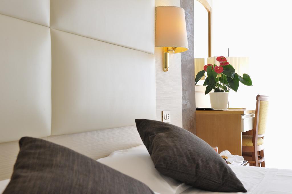 Hotel Conca Verde ลินญาโน ซับเบียโดโร ห้อง รูปภาพ