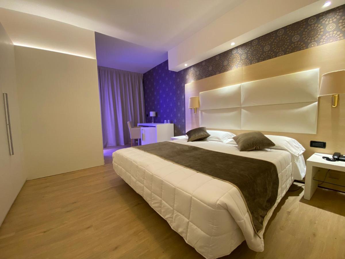 Hotel Conca Verde ลินญาโน ซับเบียโดโร ภายนอก รูปภาพ