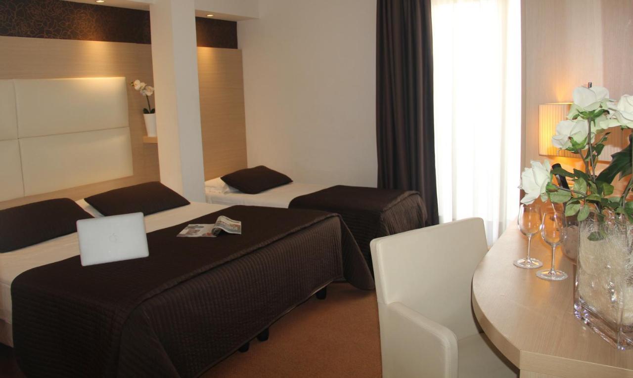 Hotel Conca Verde ลินญาโน ซับเบียโดโร ภายนอก รูปภาพ