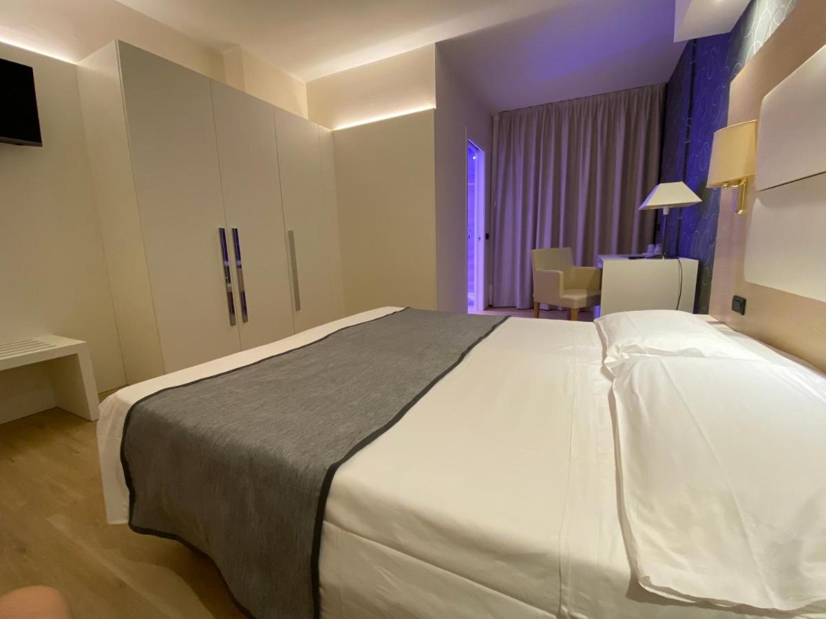 Hotel Conca Verde ลินญาโน ซับเบียโดโร ภายนอก รูปภาพ