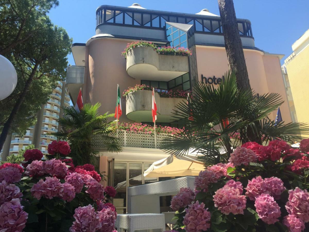 Hotel Conca Verde ลินญาโน ซับเบียโดโร ภายนอก รูปภาพ